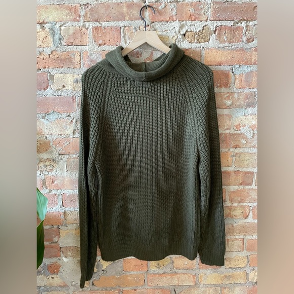 Chunky Sweater - Picture 2 of 4